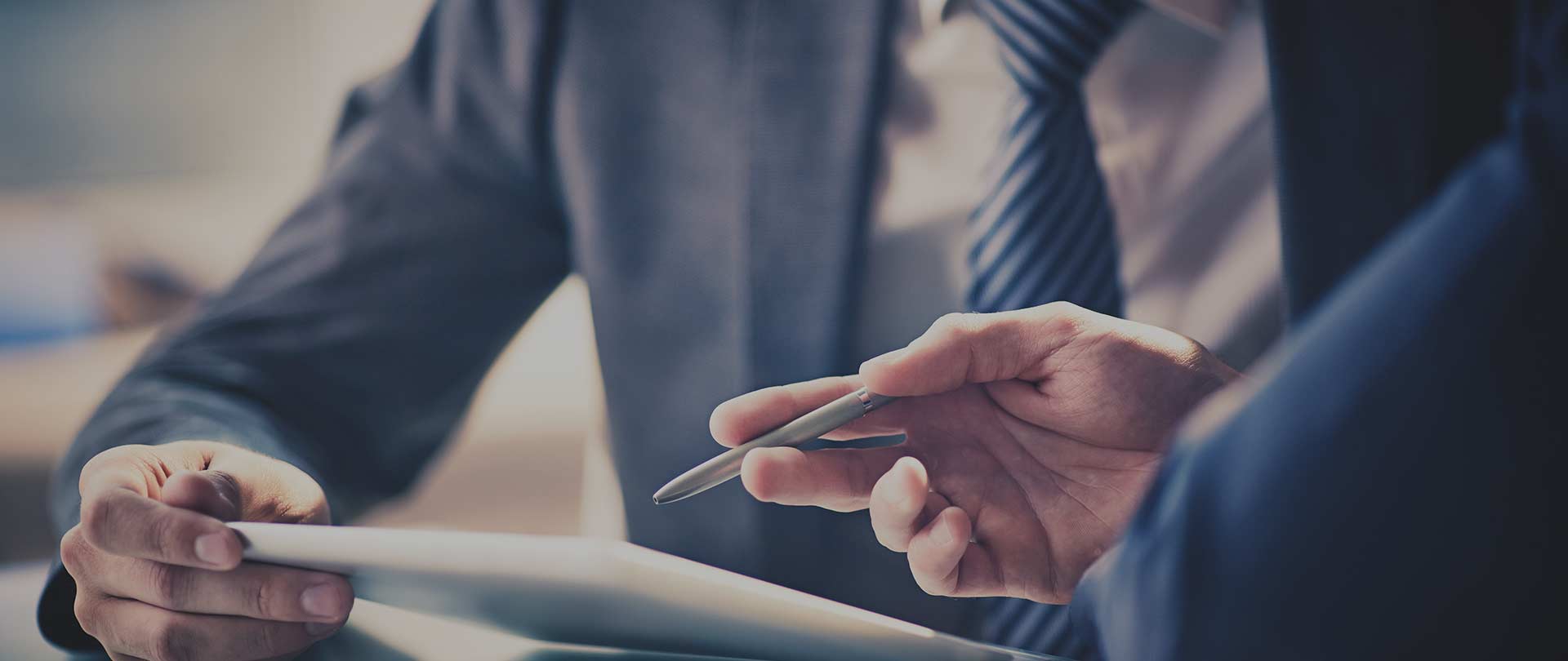 Gestiones administrativas y asesoramiento legal. Expertos en No Residentes